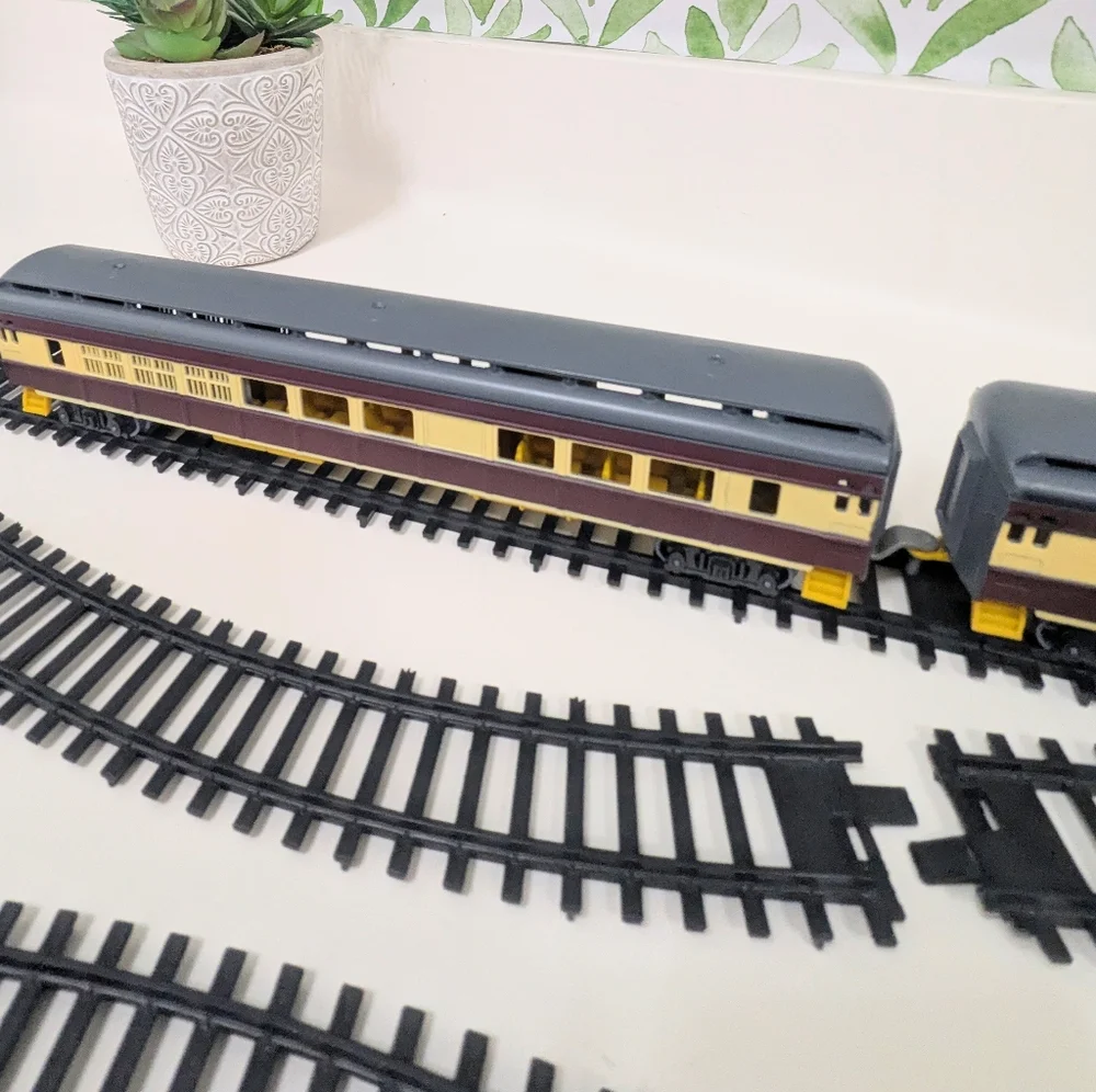 Train Parts without Engine - Picture 9 of 11